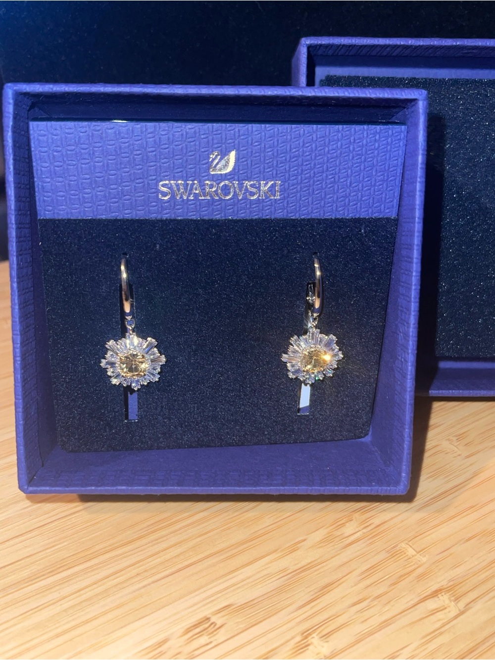 Last One - Swarovski Sunshine Pierced Earrings, White, Rhodium plating - Picture 11 of 15